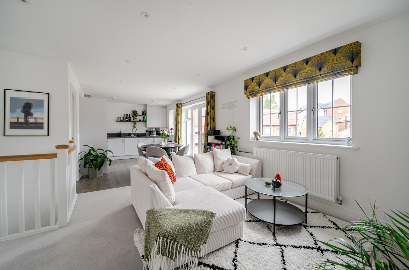 Charrington Close, Alton, Hampshire, GU34 - Charters