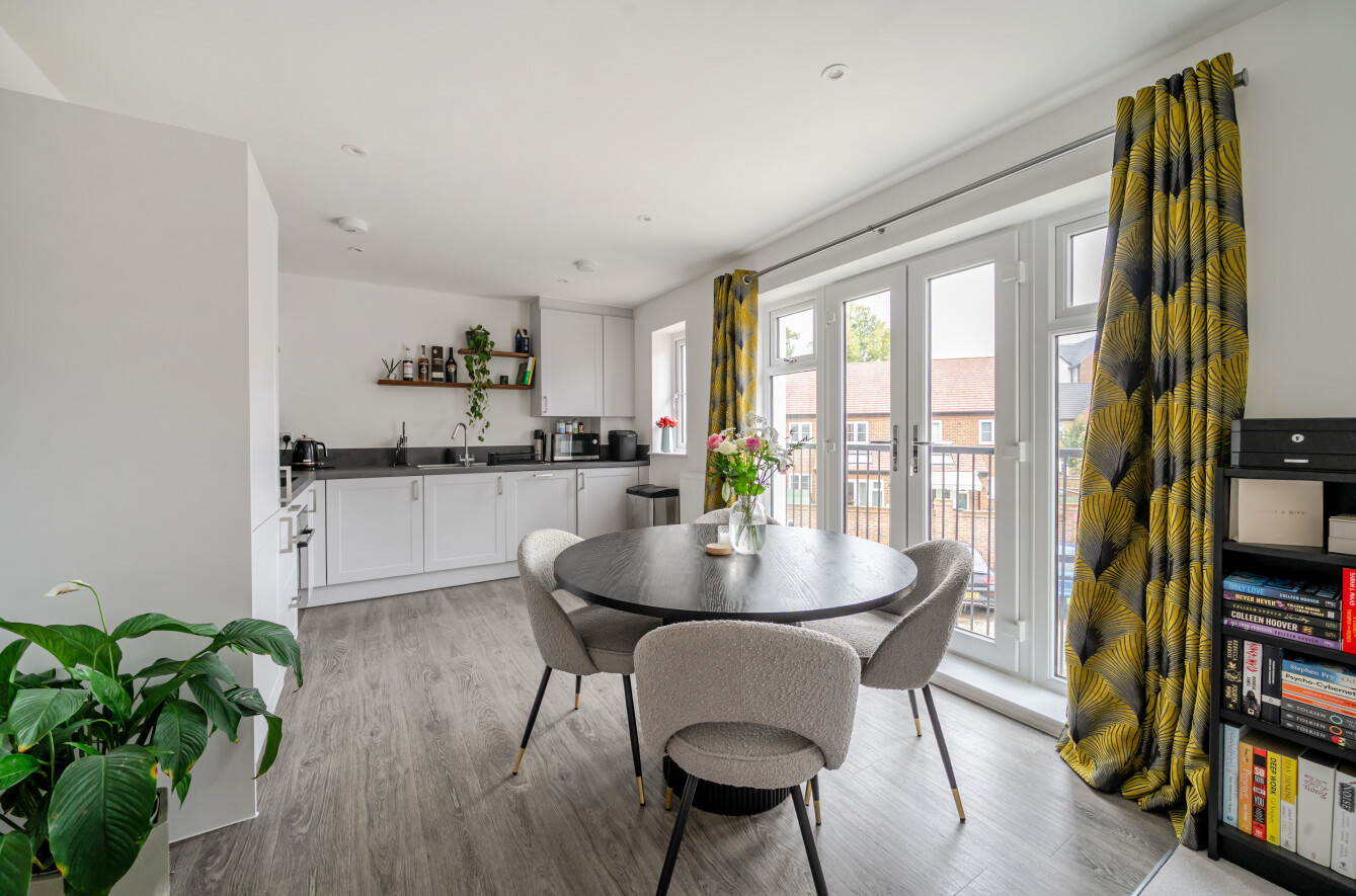 Charrington Close, Alton, Hampshire, GU34 - Charters