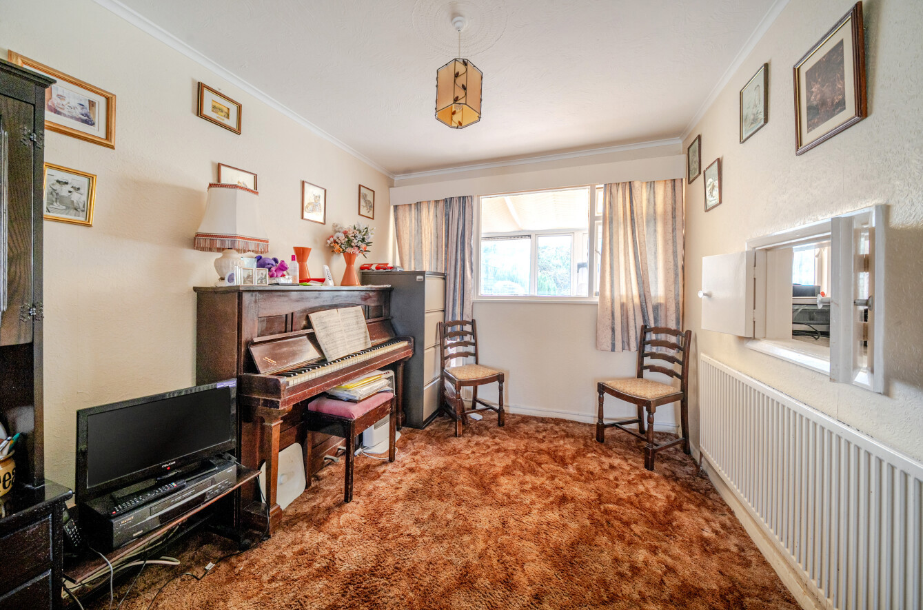 Gauvain Close, Alton, Hampshire, GU34 - Charters