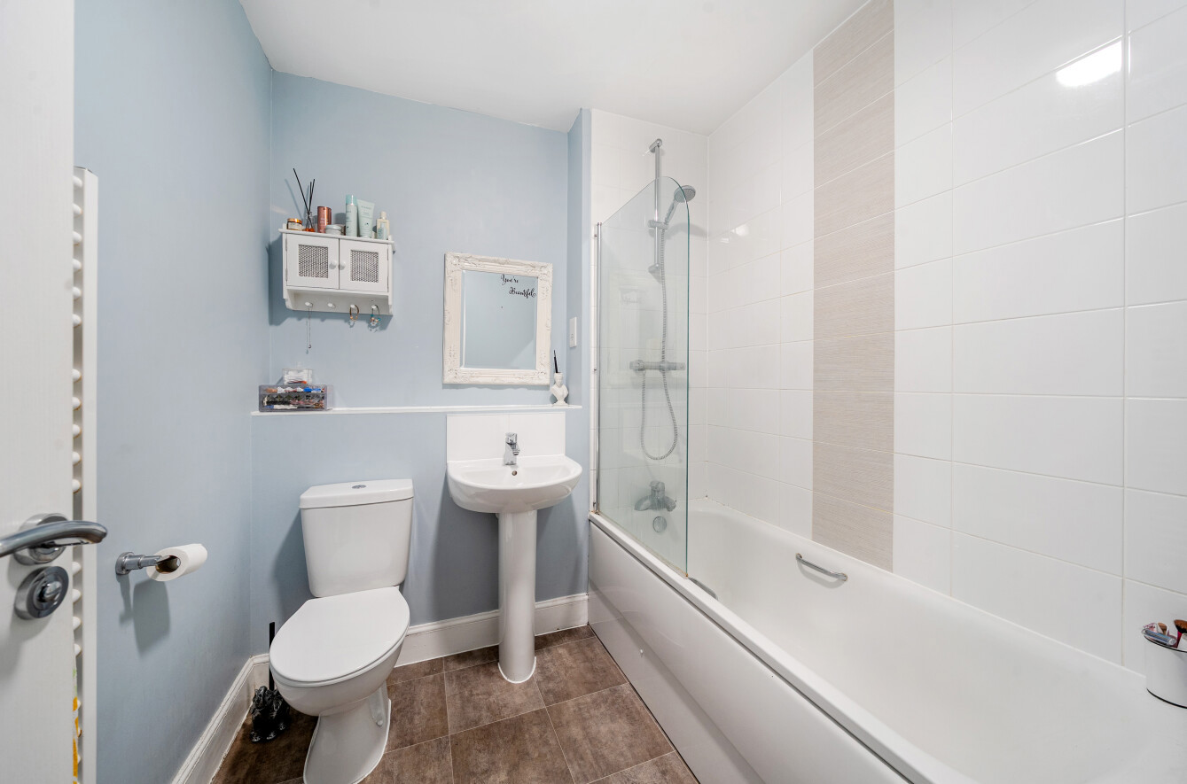 Goswell Square, Alton, Hampshire, GU34