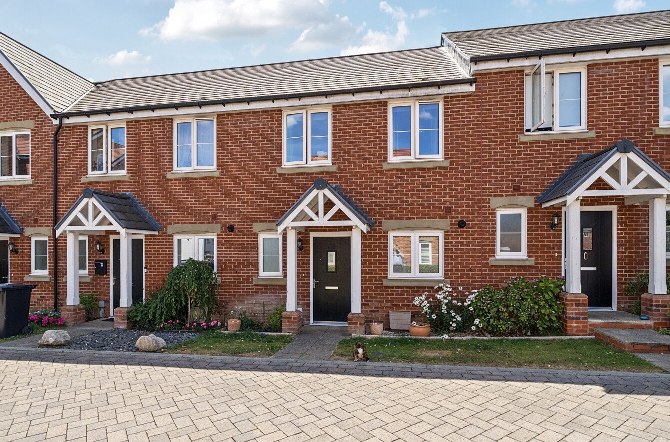 Goswell Square, Alton, Hampshire, GU34 - Charters
