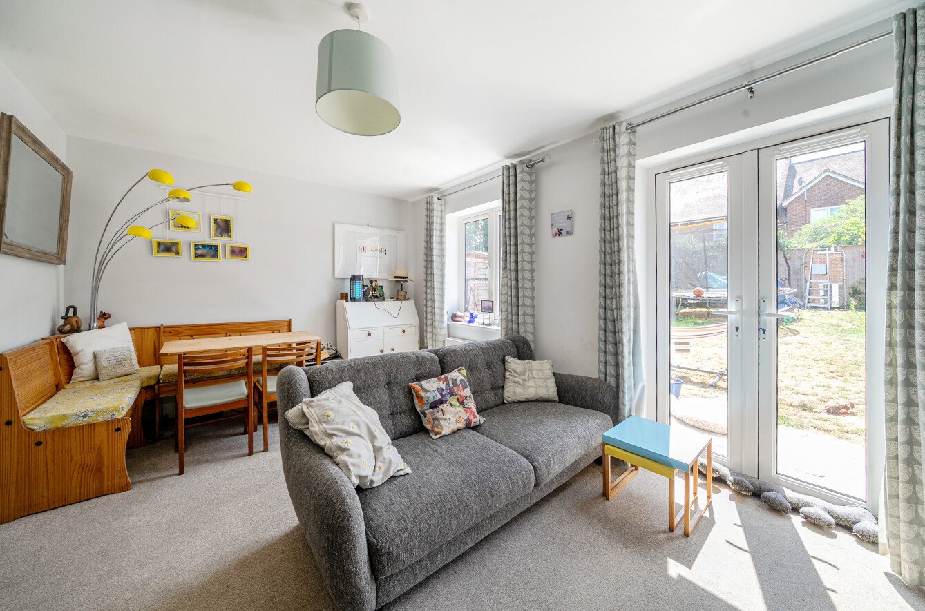 Goswell Square, Alton, Hampshire, GU34 - Charters