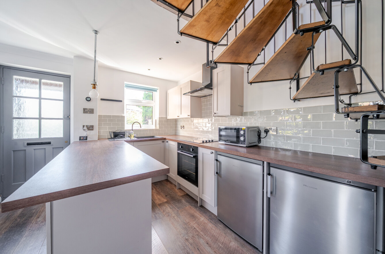 Salisbury Close, Alton, Hampshire, GU34 - Charters