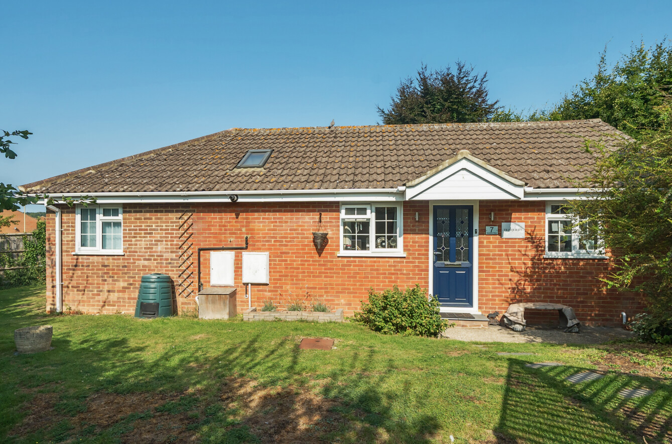 Sandown Close, Alton, Hampshire, GU34 - Charters