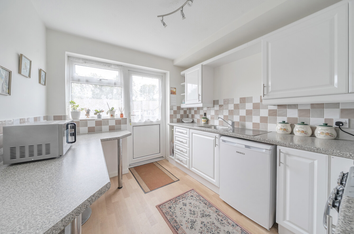 Thornton End, Holybourne, Alton, Hampshire, GU34 - Charters