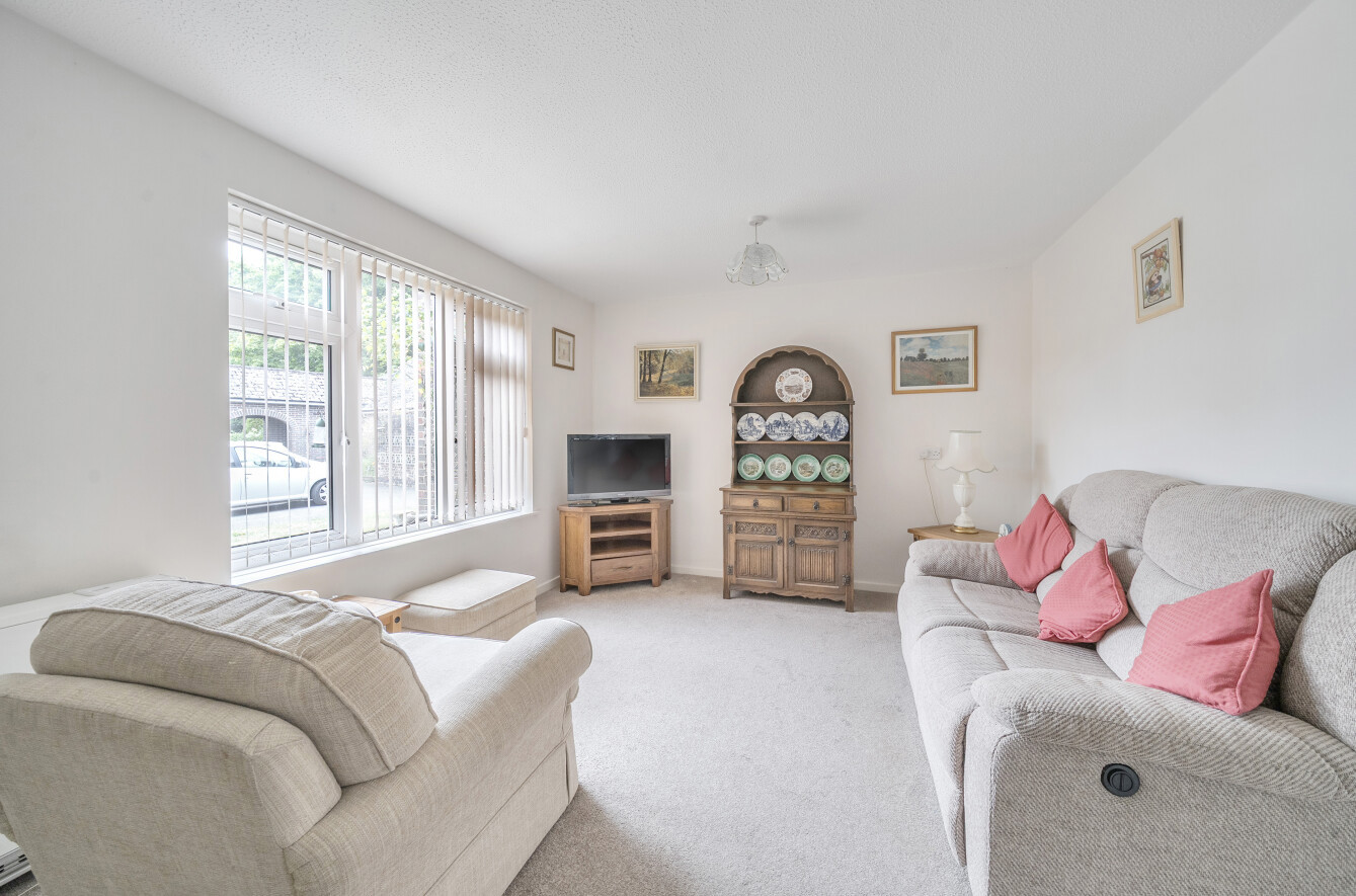 Thornton End, Holybourne, Alton, Hampshire, GU34 - Charters