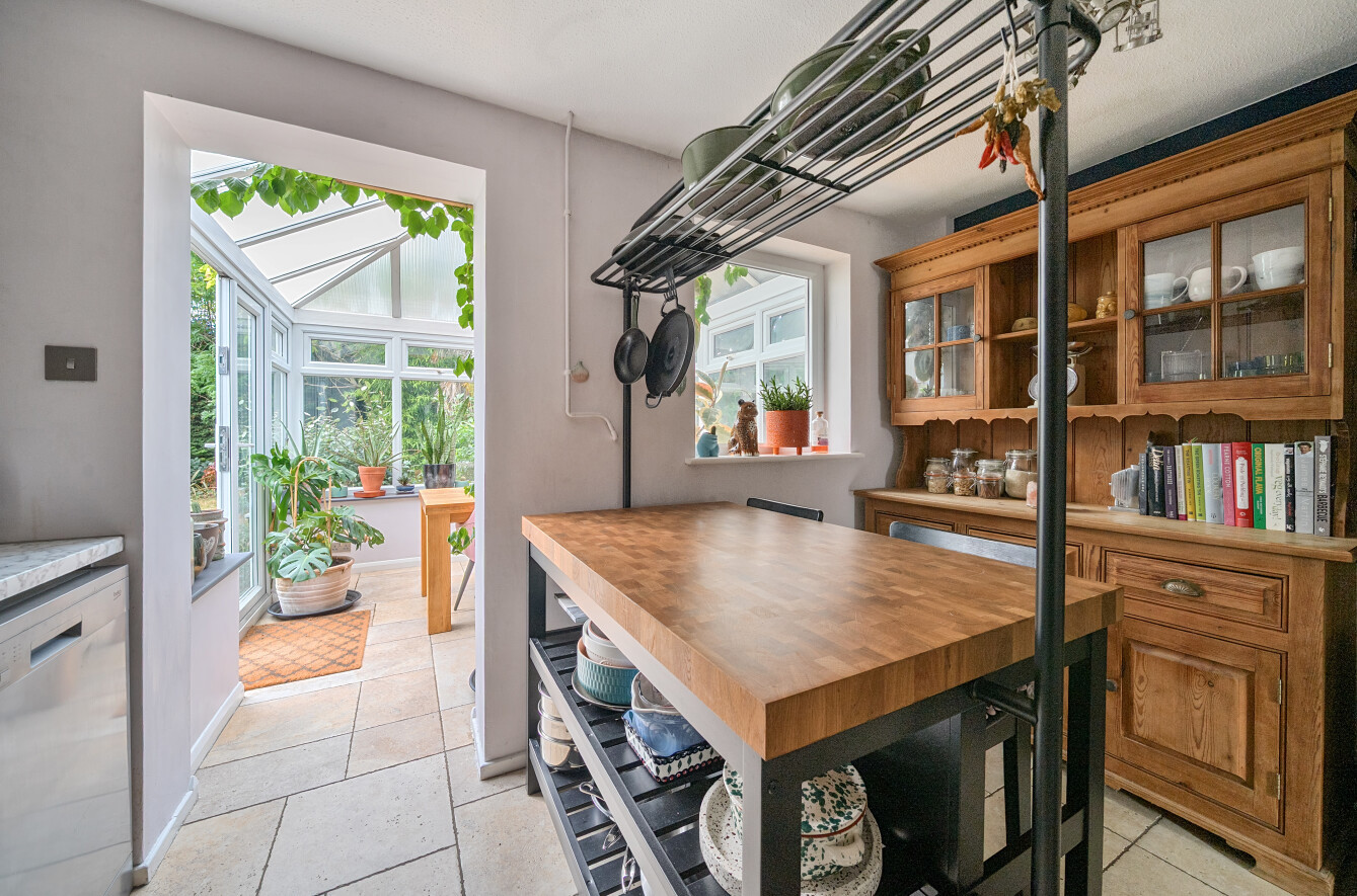 Gaskell Close, Holybourne, Alton, Hampshire, GU34 - Charters