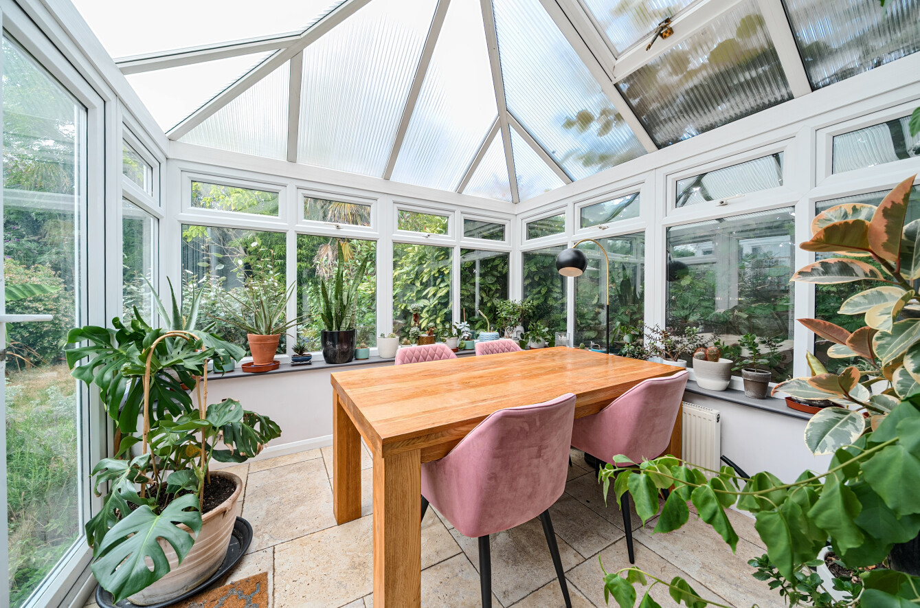 Gaskell Close, Holybourne, Alton, Hampshire, GU34 - Charters