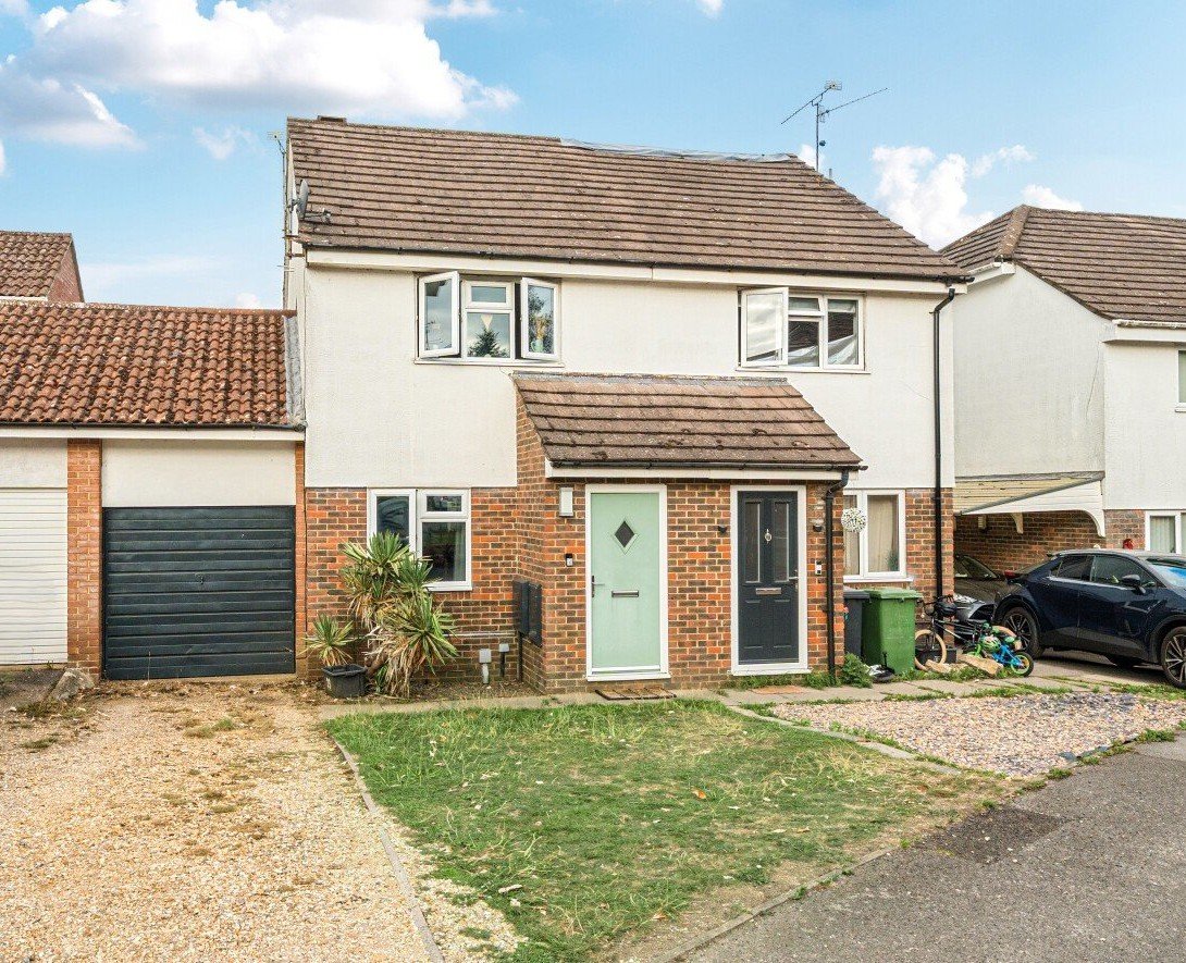 Gaskell Close, Holybourne, Alton, Hampshire, GU34 - Charters