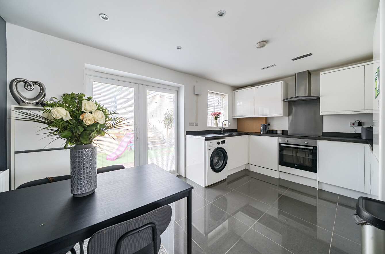 Croft Gardens, Alton, Hampshire, GU34 - Charters