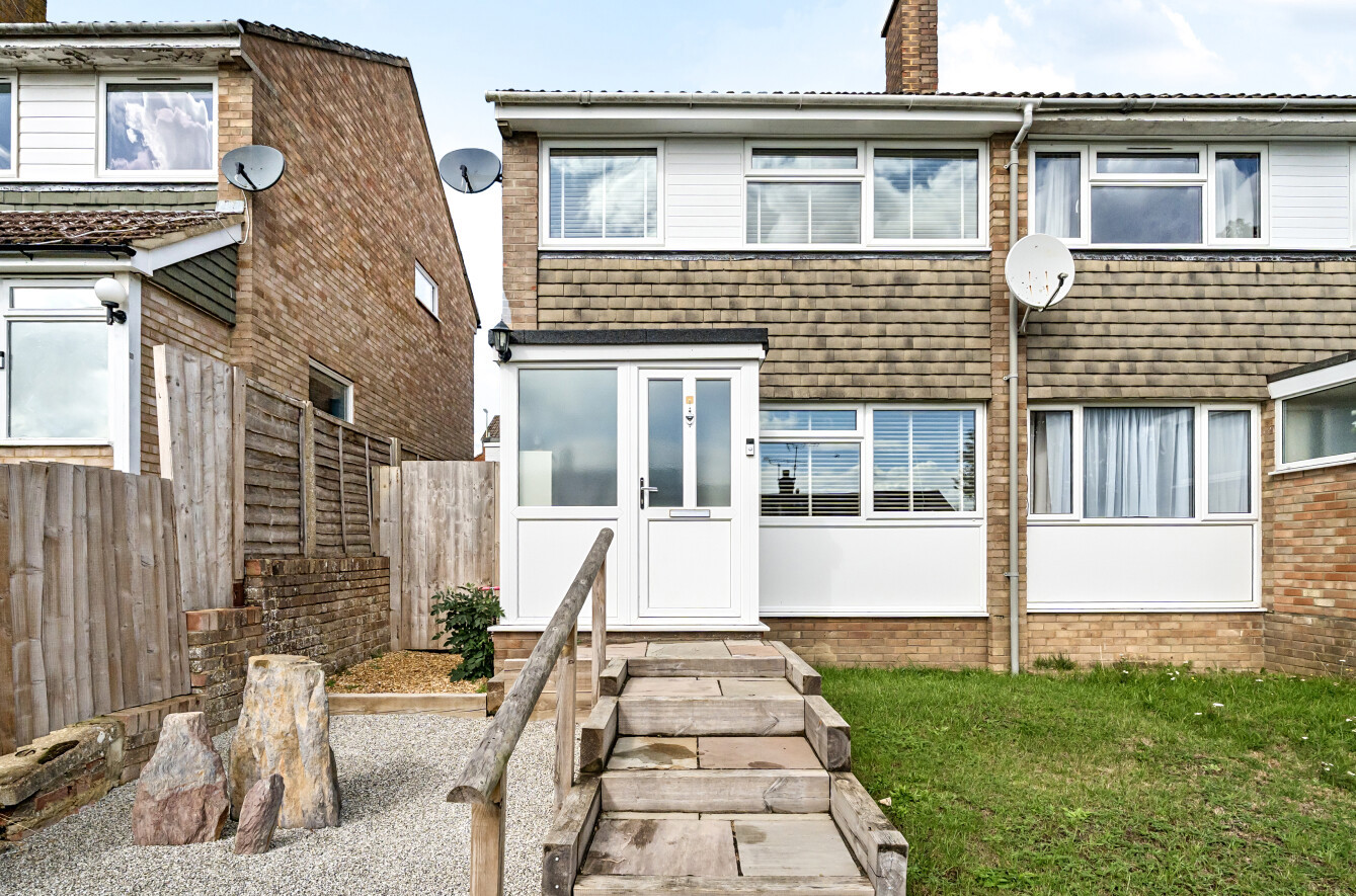 Croft Gardens, Alton, Hampshire, GU34 - Charters