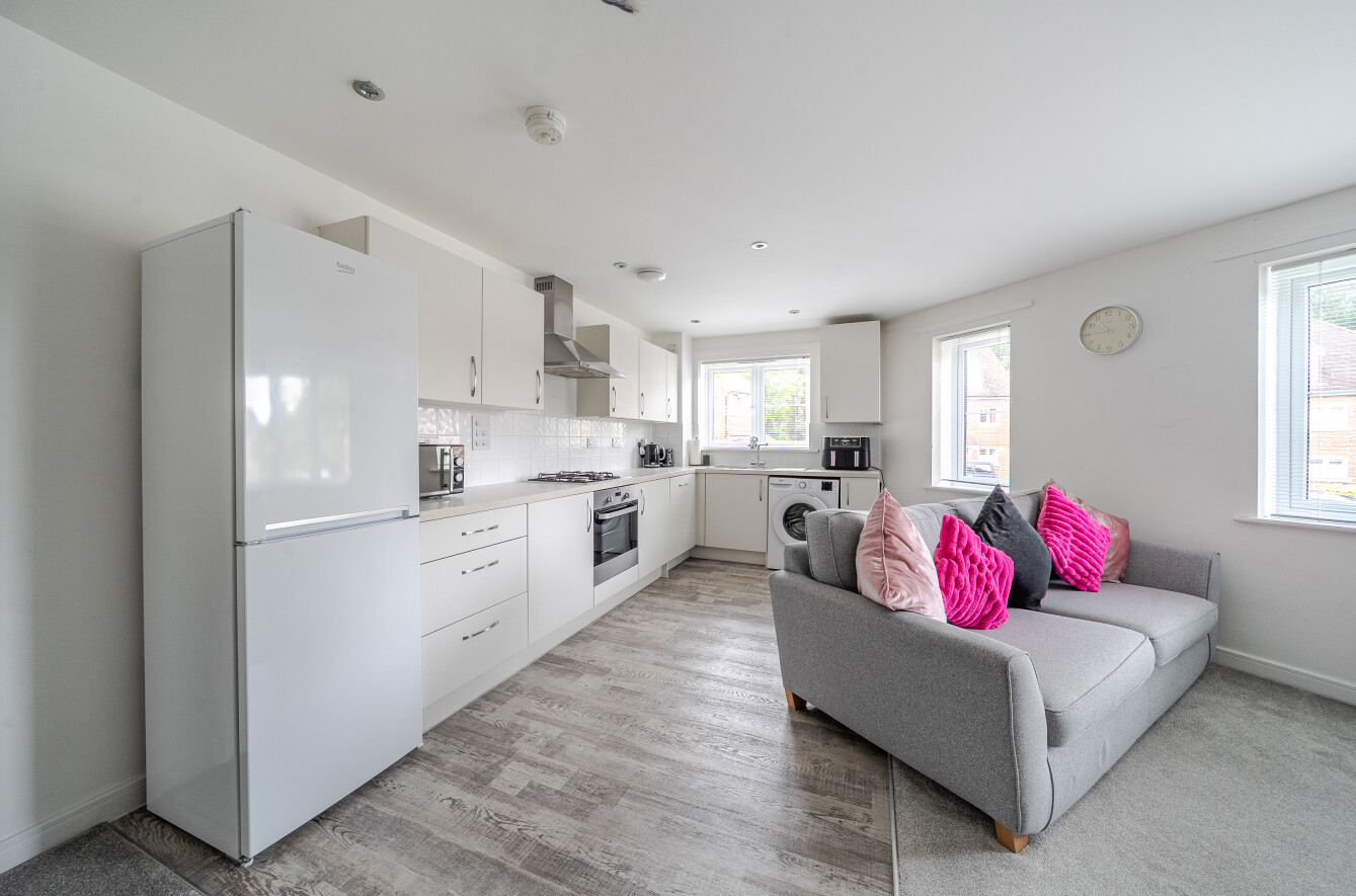 Holland Drive, Medstead, Alton, Hampshire, GU34 - Charters