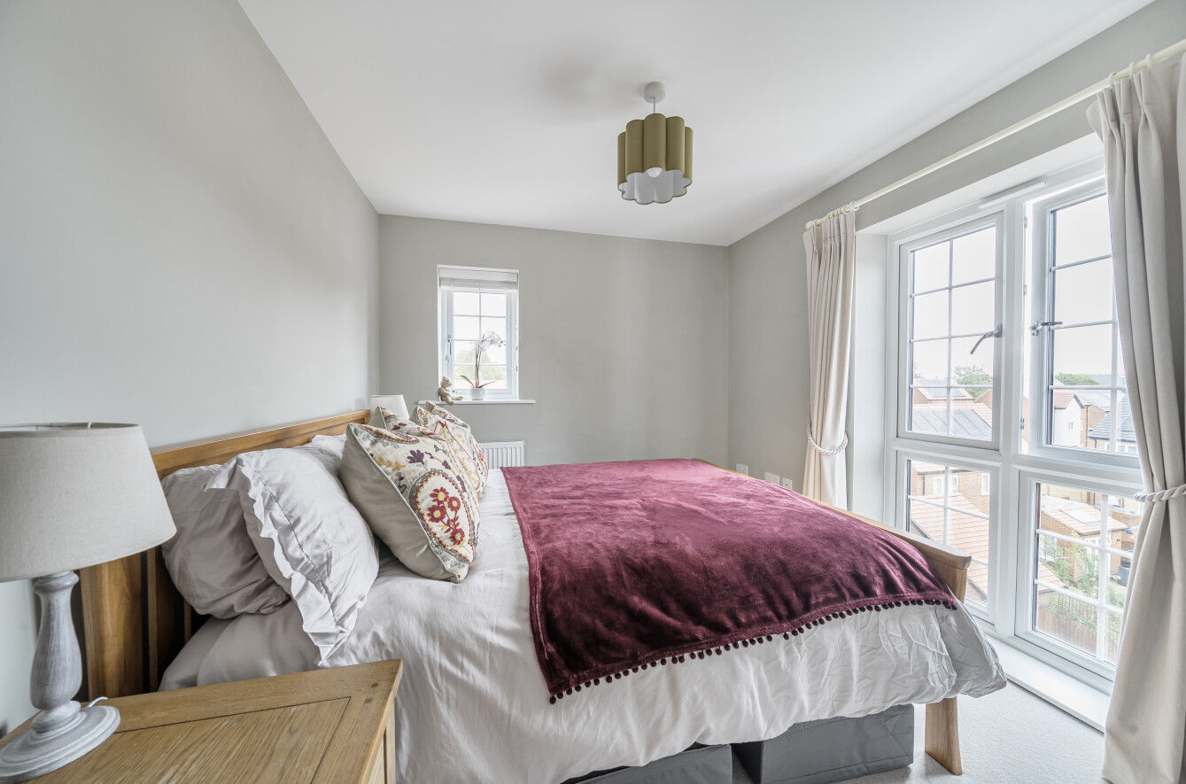 Harp Avenue, Alton, Hampshire, GU34 - Charters