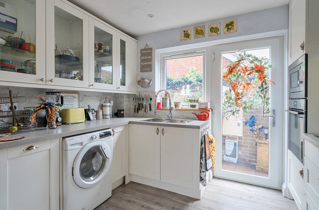 Carpenters Close, Holybourne, Alton, GU34 - Charters
