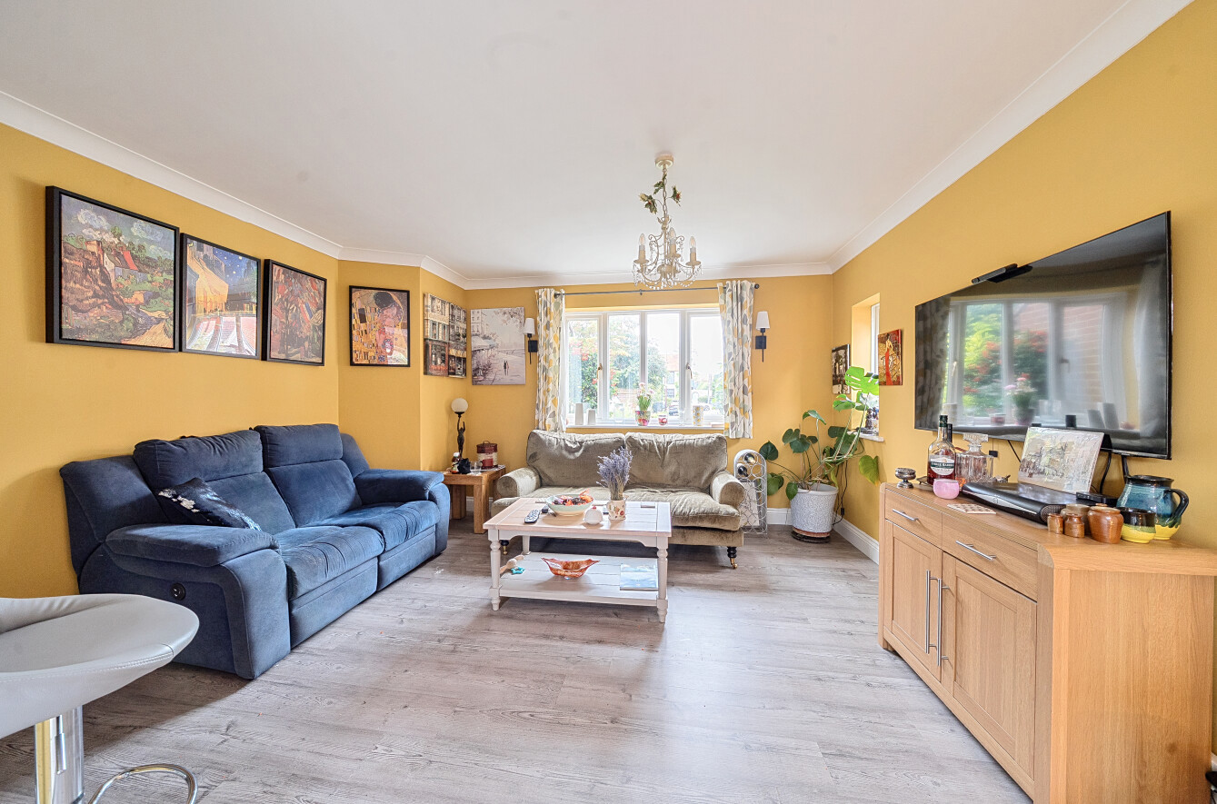 Carpenters Close, Holybourne, Alton, GU34 - Charters