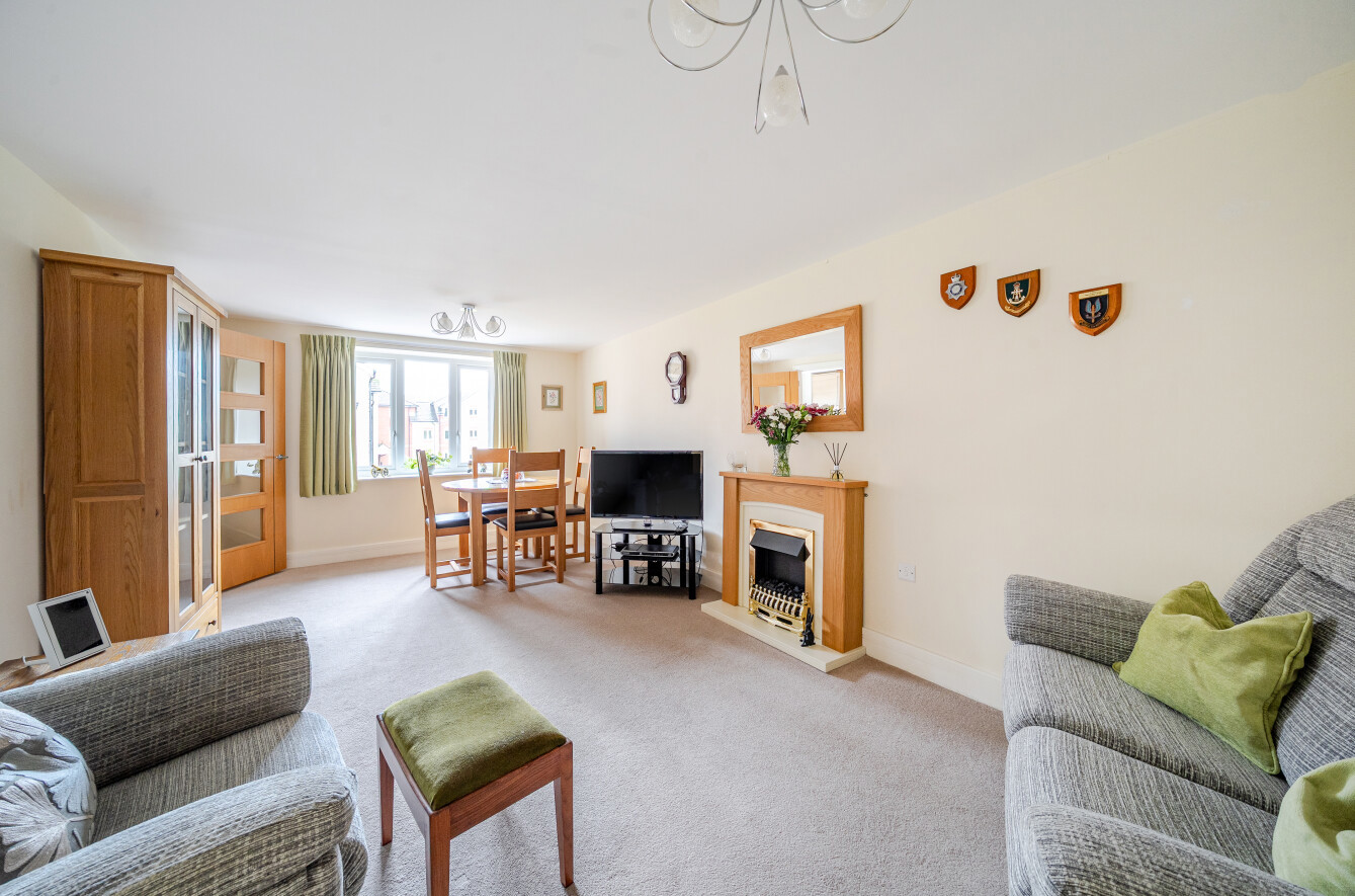 Ackender Road, Alton, Hampshire, GU34 - Charters