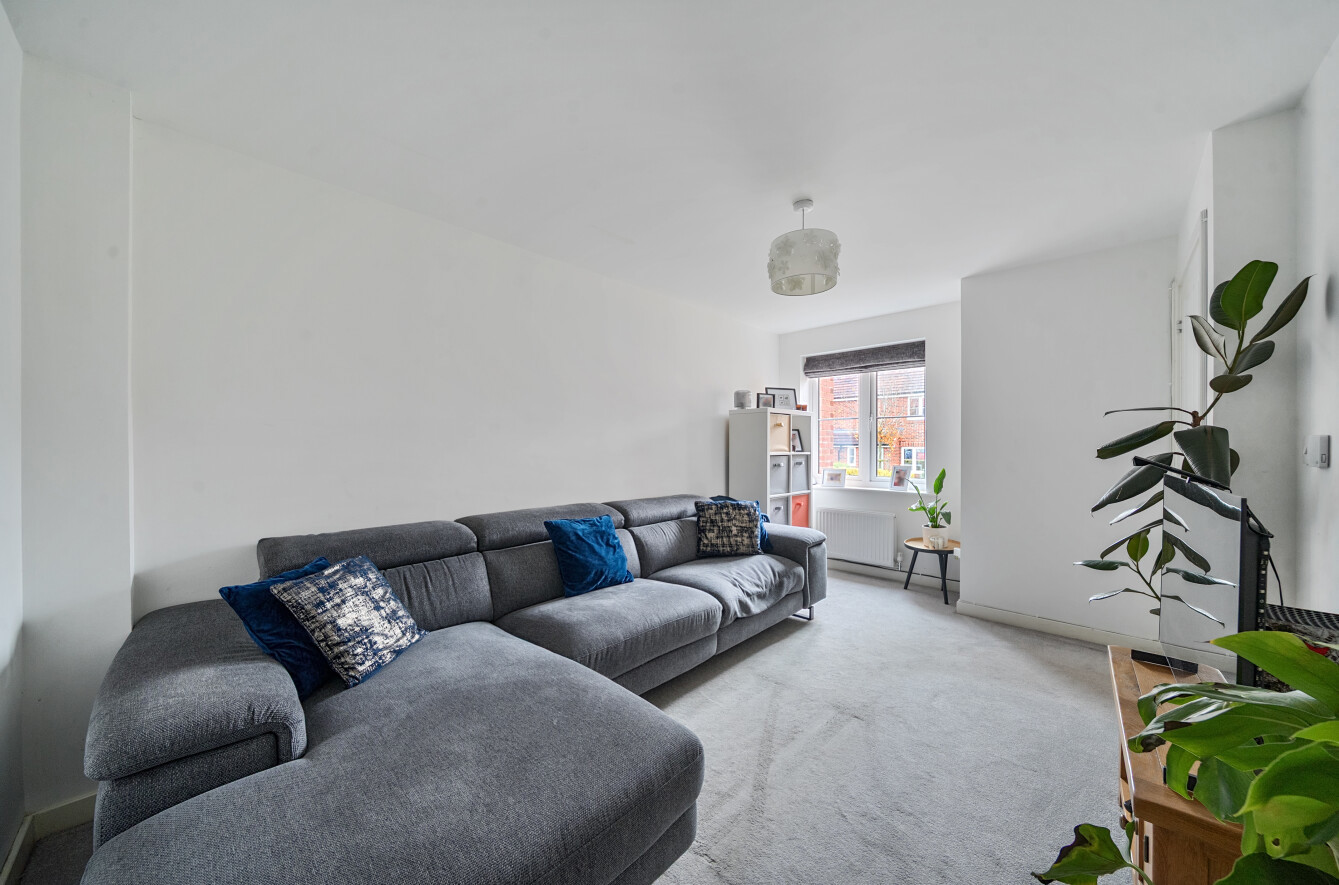 Jordan Grove, Alton, Hampshire, GU34 Jordan Grove, Alton, Hampshire, GU34 - Charters