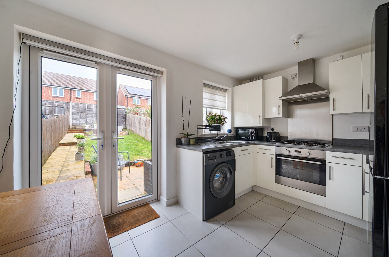 Jordan Grove, Alton, Hampshire, GU34 Jordan Grove, Alton, Hampshire, GU34 - Charters