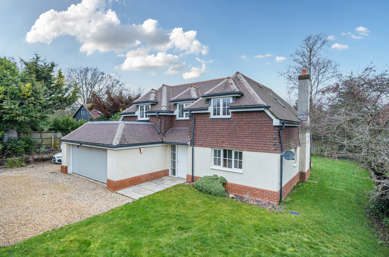 Woods Lane, Cliddesden, Basingstoke, Hampshire, RG25