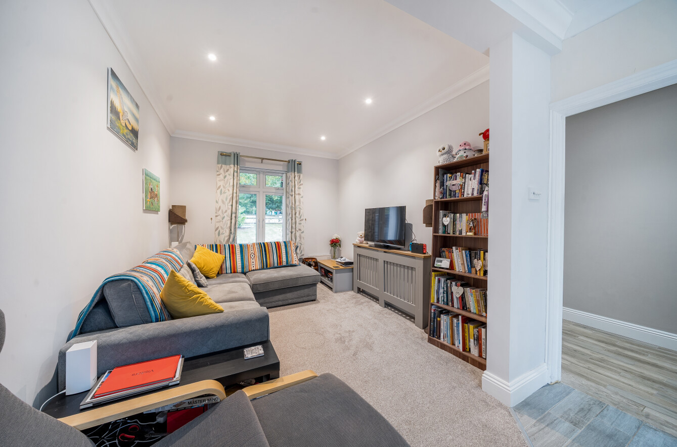 The Shrave, Four Marks, Alton, Hampshire, GU34 - Charters