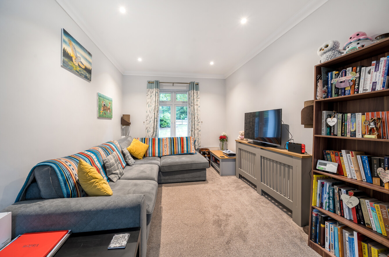 The Shrave, Four Marks, Alton, Hampshire, GU34 - Charters