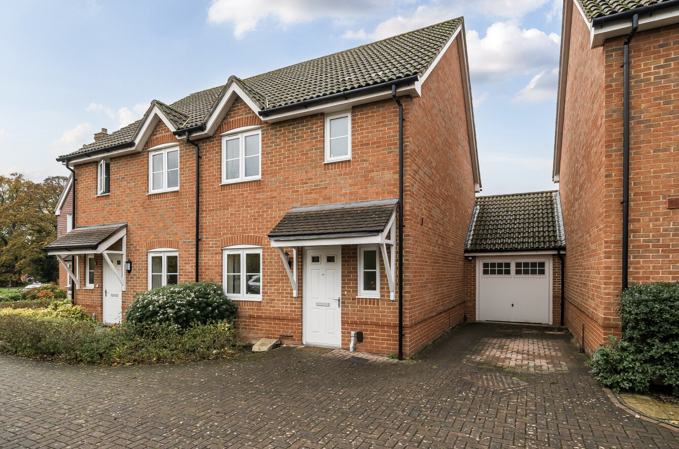 Twitchens Road, Holybourne, Alton, Hampshire, GU34 - Charters