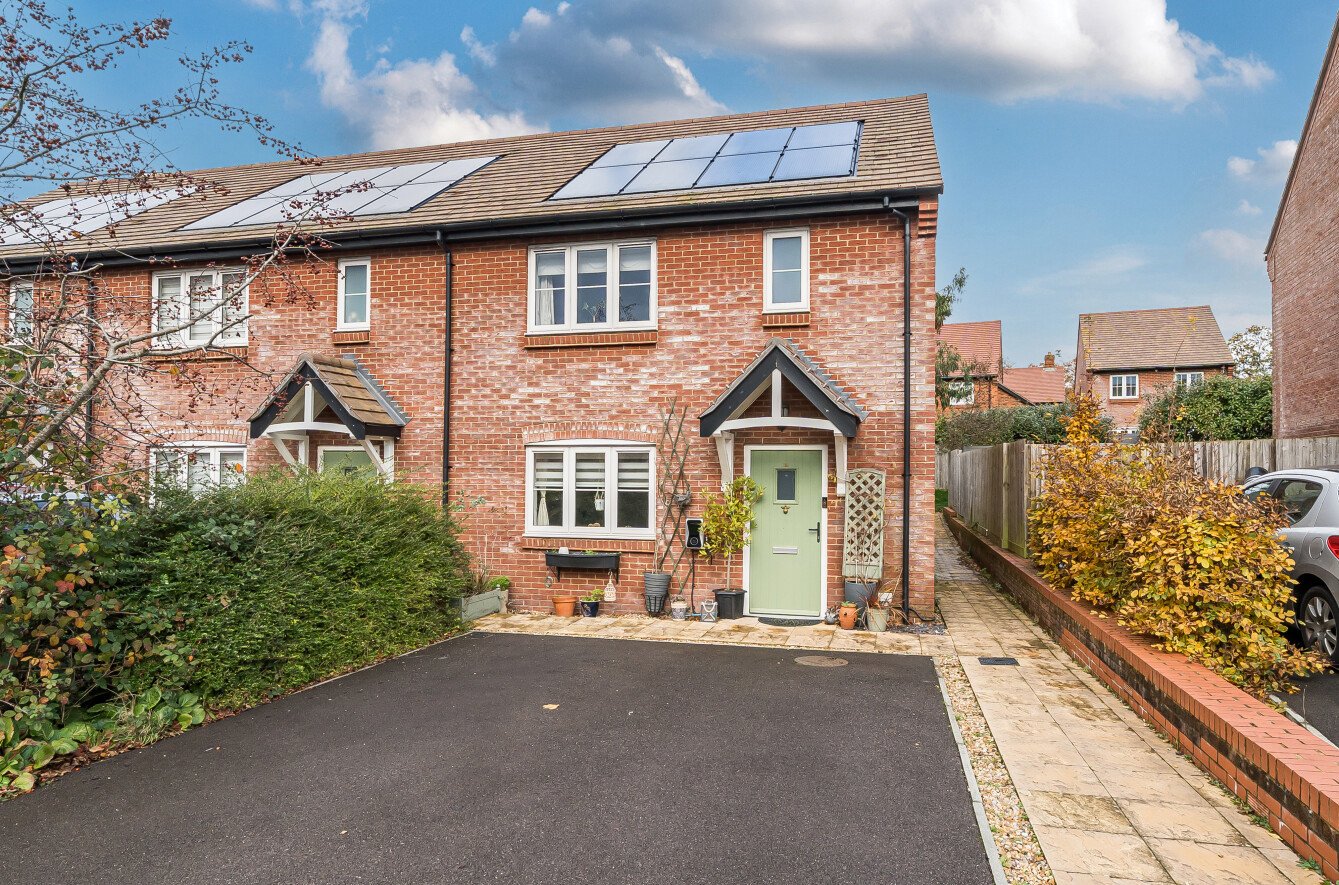 Mulberry Gardens, Medstead, Alton, Hampshire, GU34 Mulberry Gardens, Medstead, Alton, Hampshire, GU34 - Charters