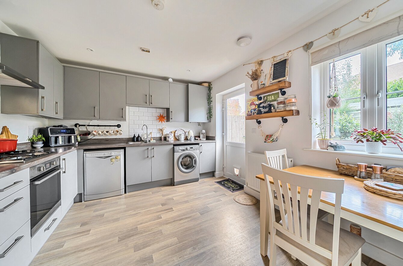 Mulberry Gardens, Medstead, Alton, Hampshire, GU34 Mulberry Gardens, Medstead, Alton, Hampshire, GU34 - Charters