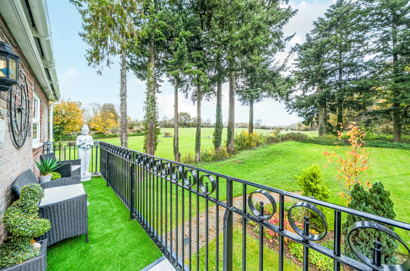 Lymington Bottom, Four Marks, Alton, Hampshire, GU34 - Charters