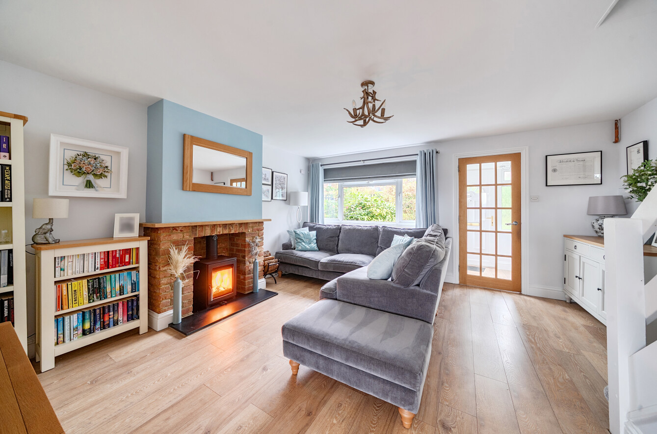 Kellynch Close, Alton, Hampshire, GU34 Kellynch Close, Alton, Hampshire, GU34 - Charters