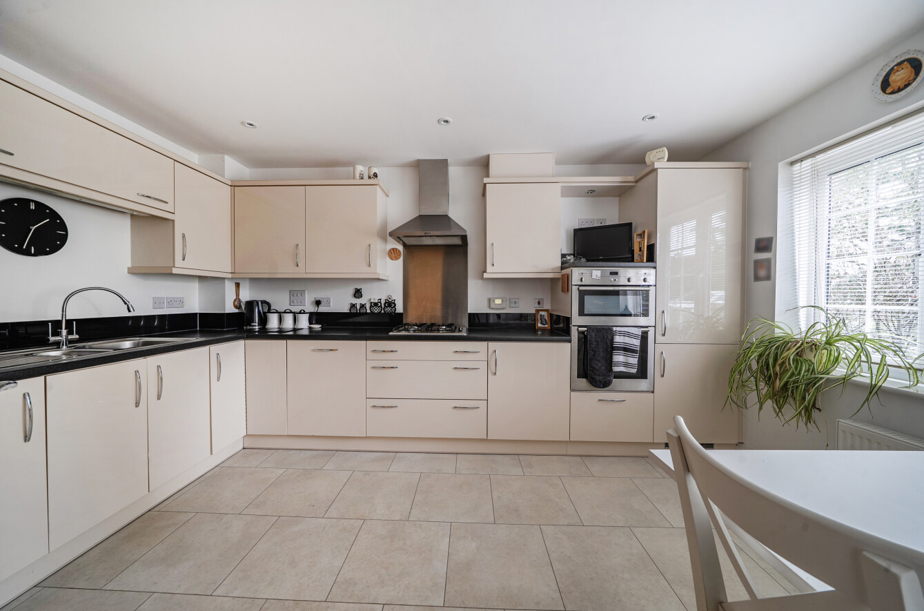 Minden Place, Four Marks, Alton, Hampshire, GU34 - Charters