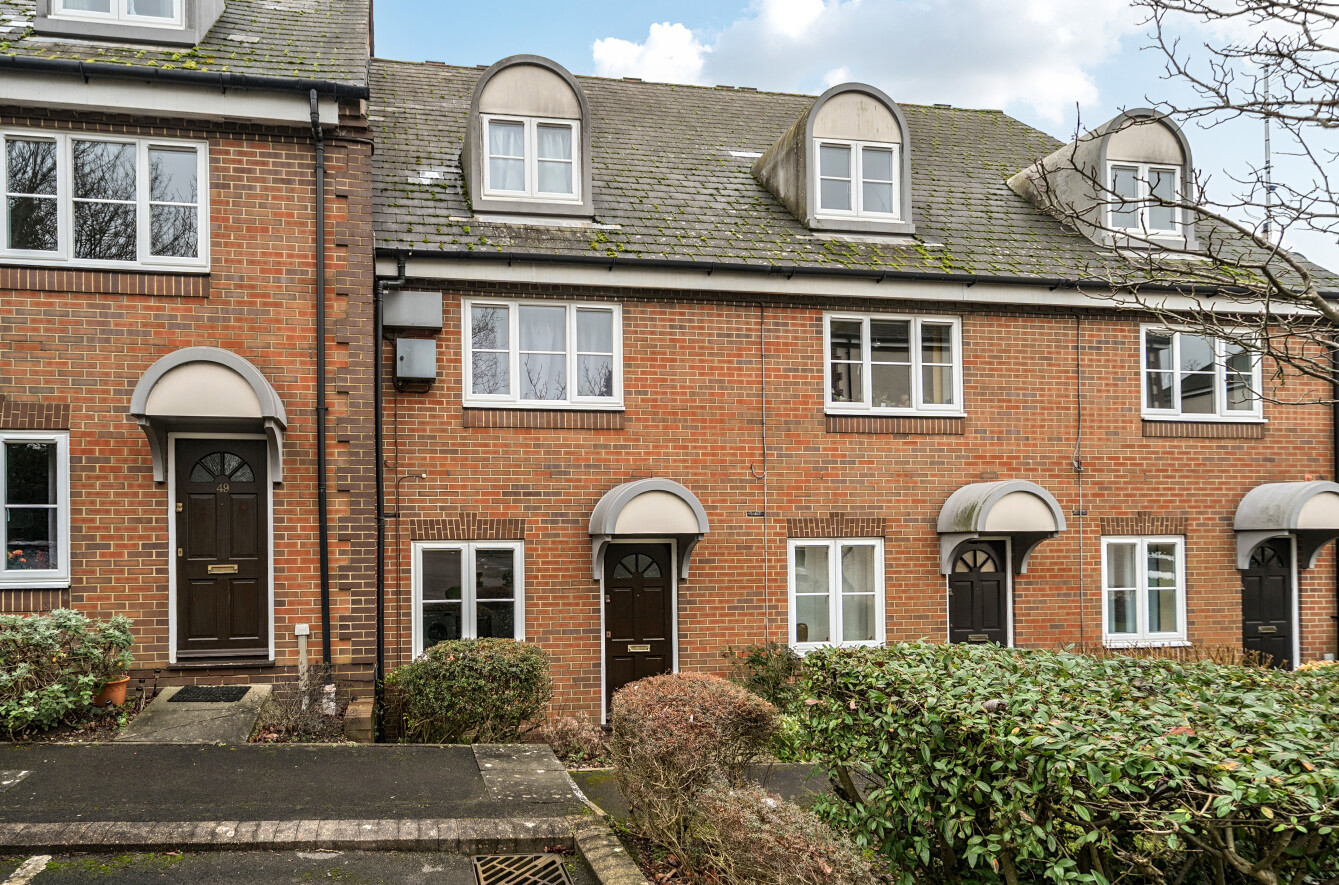 Waterside Court, Alton, Hampshire, GU34 Waterside Court, Alton, Hampshire, GU34 - Charters