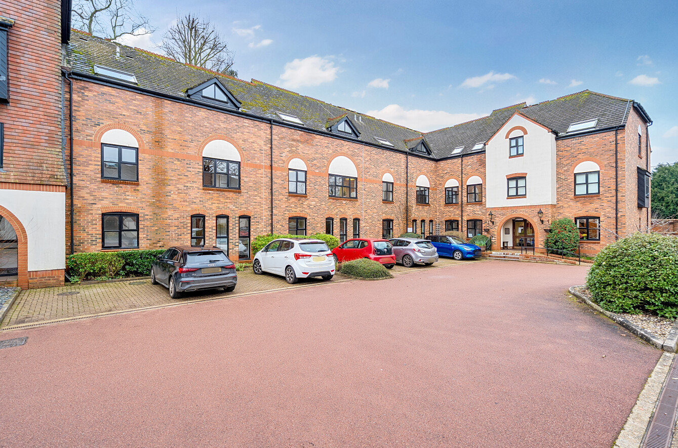 Lenten Street, Alton, Hampshire, GU34 Lenten Street, Alton, Hampshire, GU34 - Charters