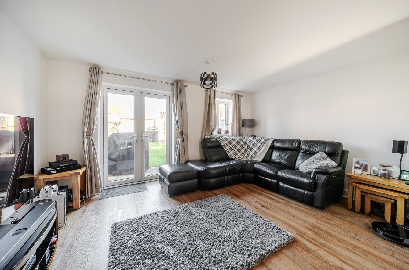 Goswell Square, Alton, Hampshire, GU34 Goswell Square, Alton, Hampshire, GU34 - Charters