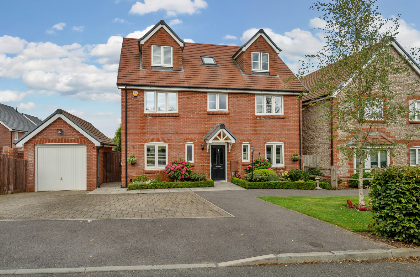Longbourn Way, Medstead, Alton, Hampshire, GU34