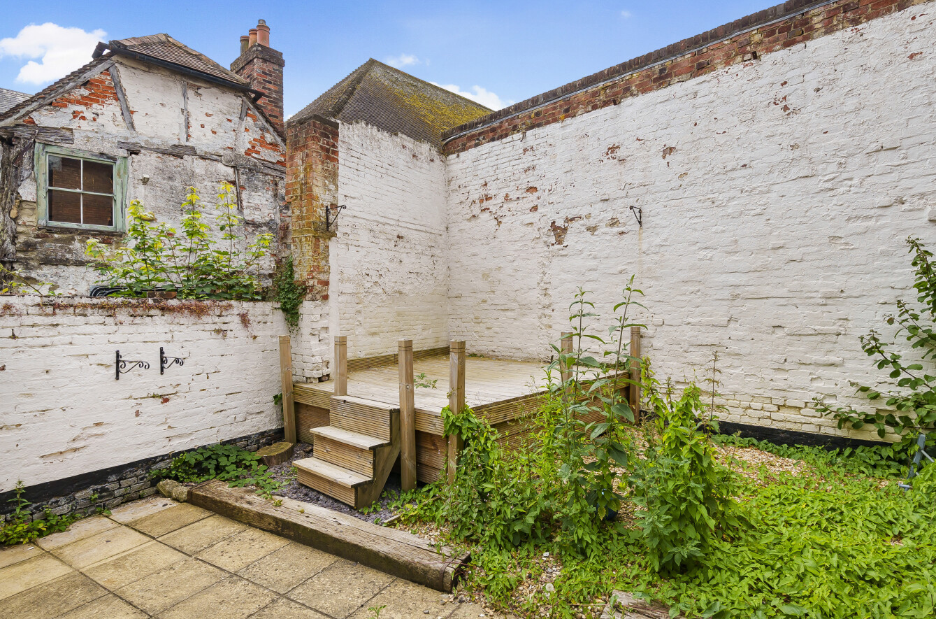 High Street, Alton, Hampshire, GU34