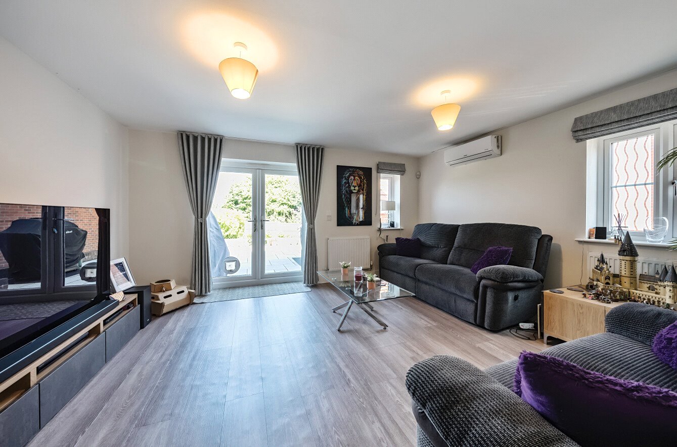 Edith Drive, Alton, Hampshire, GU34 - Charters