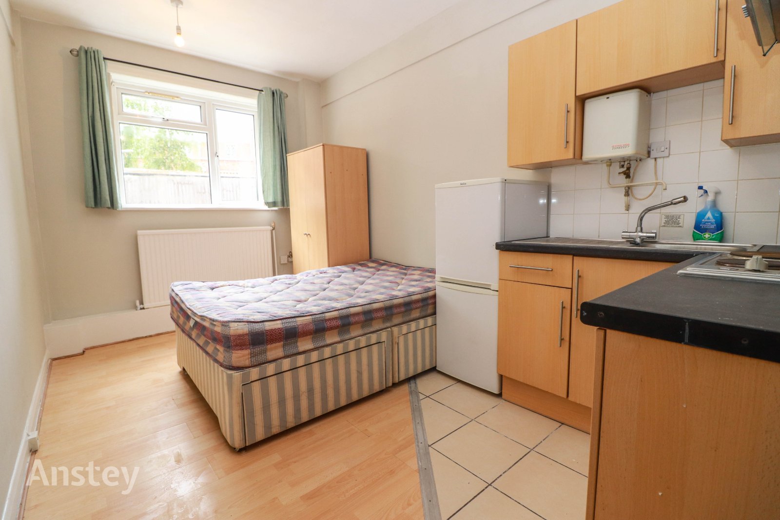 Cobden Avenue, Southampton, SO18 - Charters