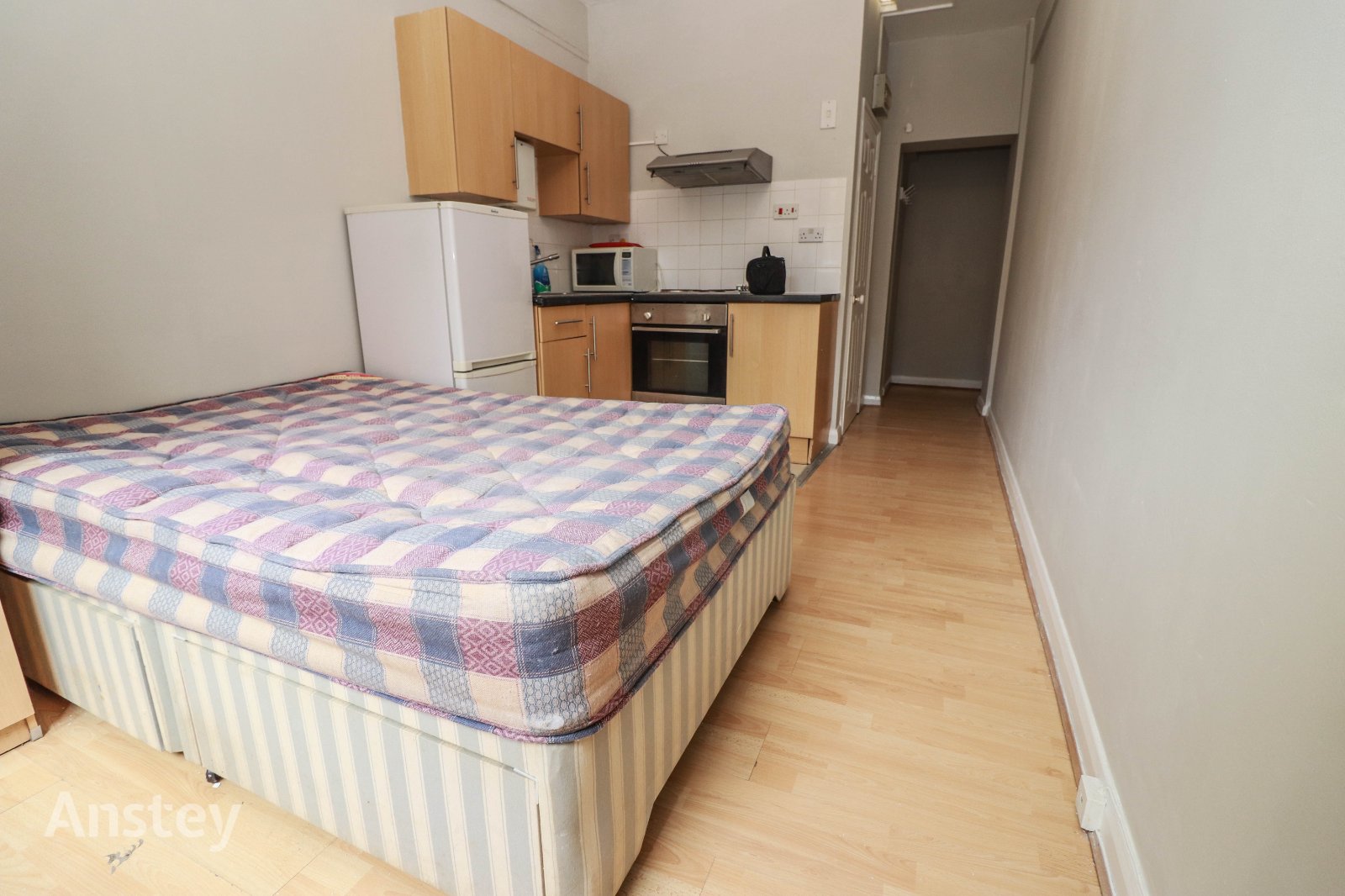 Cobden Avenue, Southampton, SO18 - Charters
