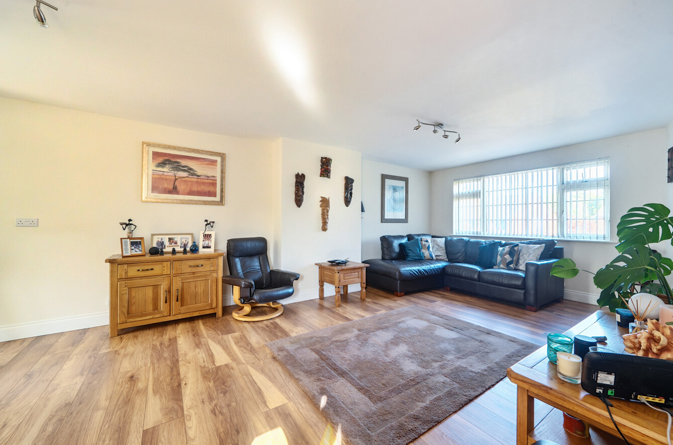 Chadwell Avenue, Southampton, Hampshire, SO19 - Charters