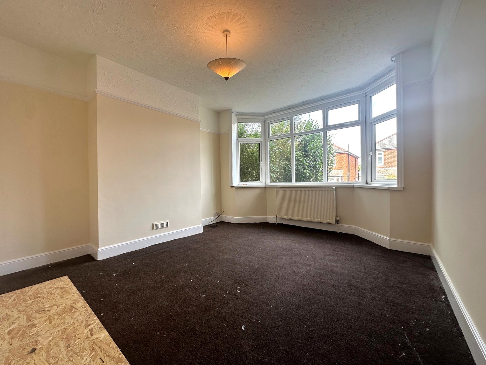 Oaktree Road, Bitterne Park, Southampton, Hampshire, SO18 - Charters