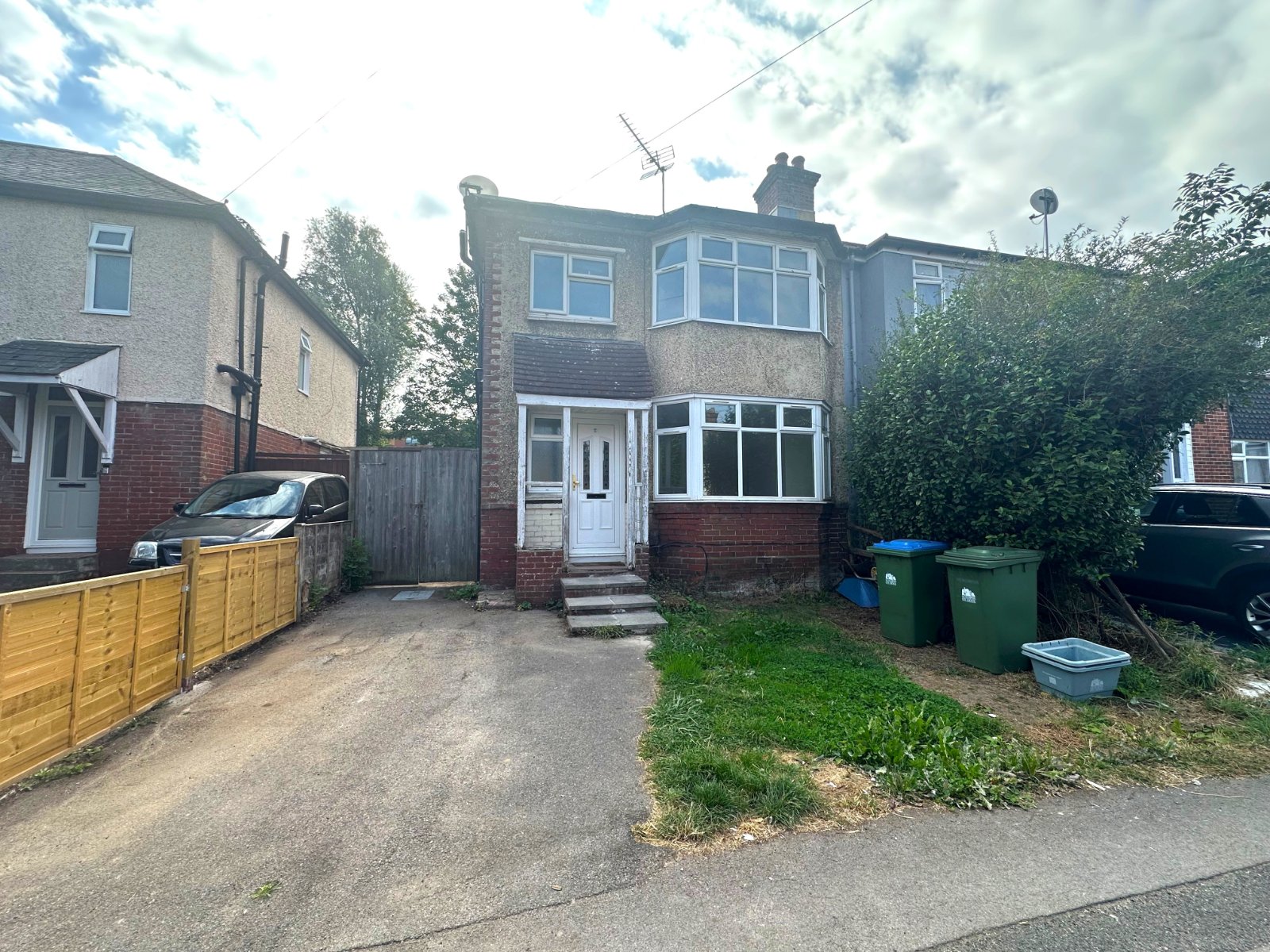 Oaktree Road, Bitterne Park, Southampton, Hampshire, SO18 - Charters