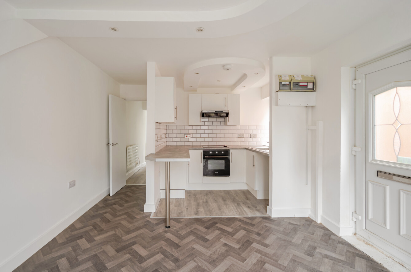 Victoria Road, Woolston, Southampton, Hampshire, SO19 Victoria Road, Woolston, Southampton, Hampshire, SO19 - Charters