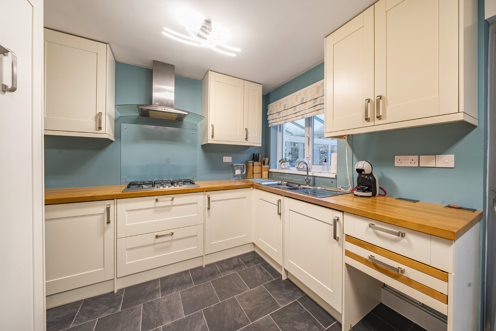 Botley Road, Sholing, Southampton, Hampshire, SO19