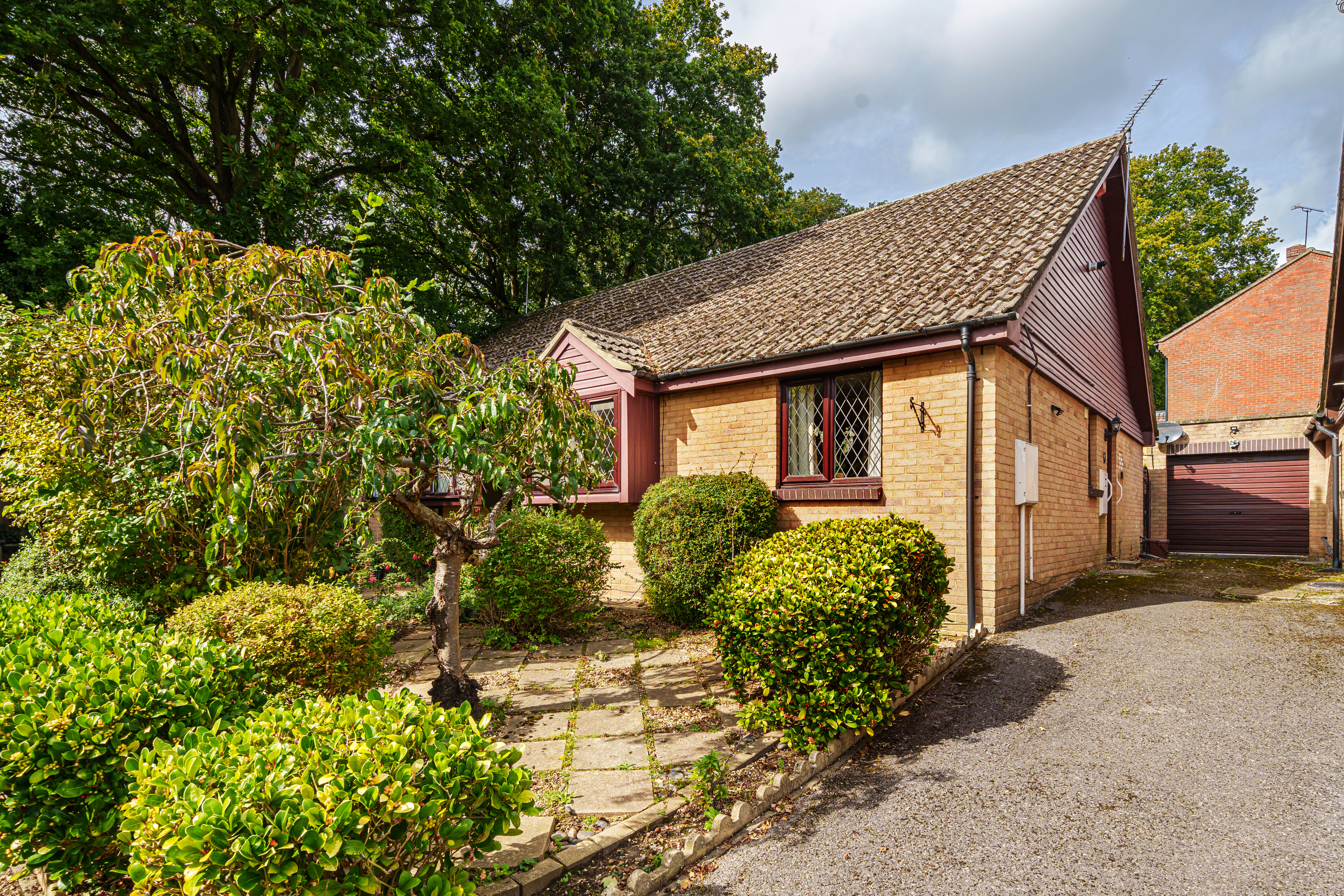 Cerne Close, West End, Southampton, Hampshire, SO18