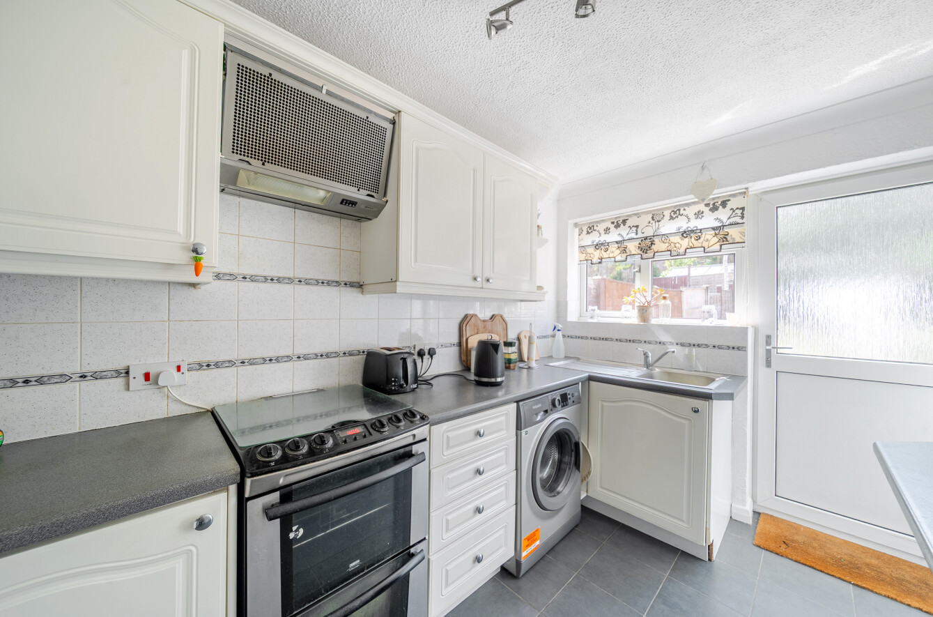 Arden Close, Southampton, Hampshire, SO18 - Charters