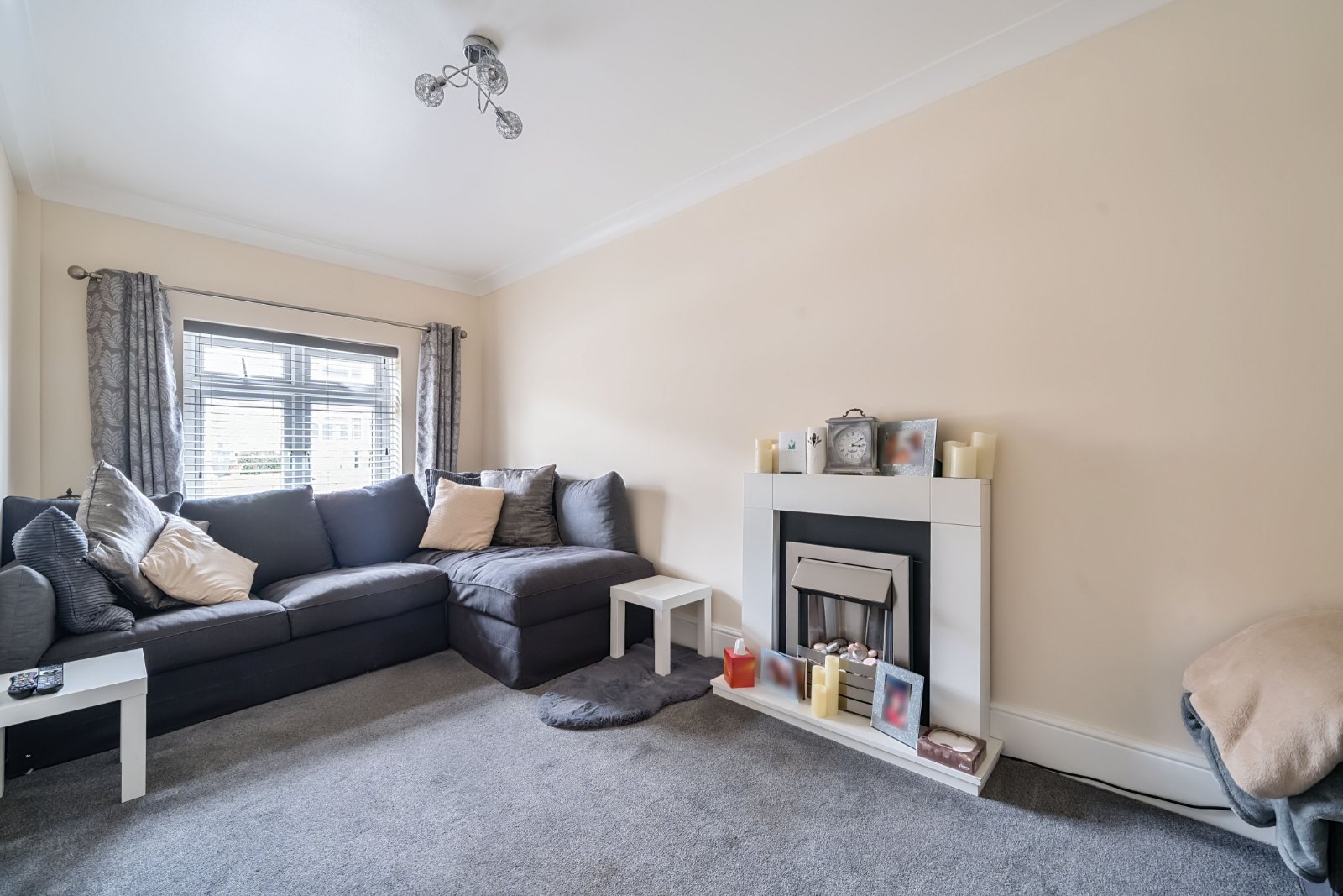 Edelvale Road, West End, Southampton, Hampshire, SO18 - Charters