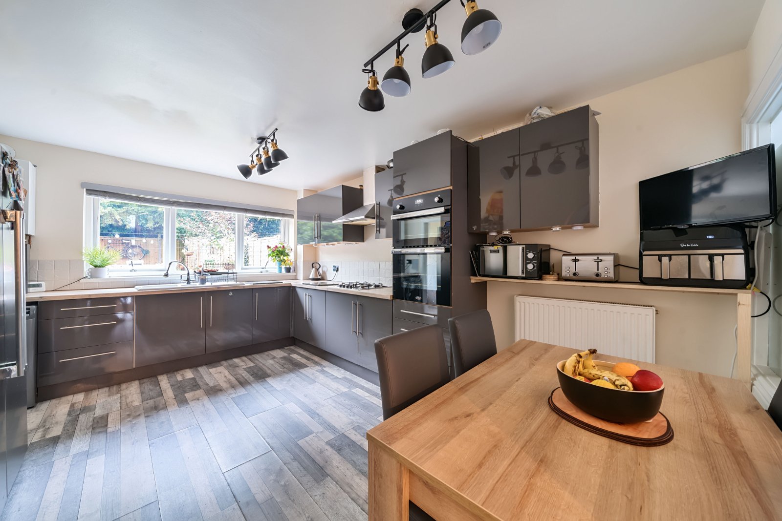 Edelvale Road, West End, Southampton, Hampshire, SO18 - Charters