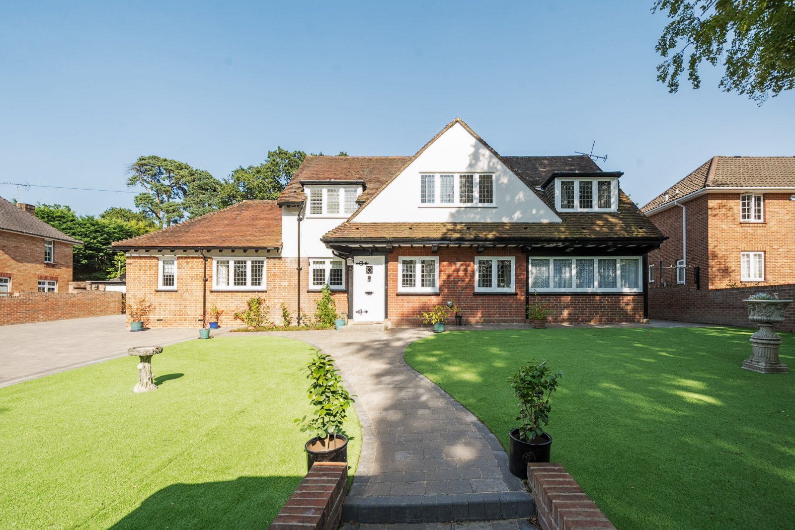 Chalk Hill, West End, Southampton, Hampshire, SO18 - Charters