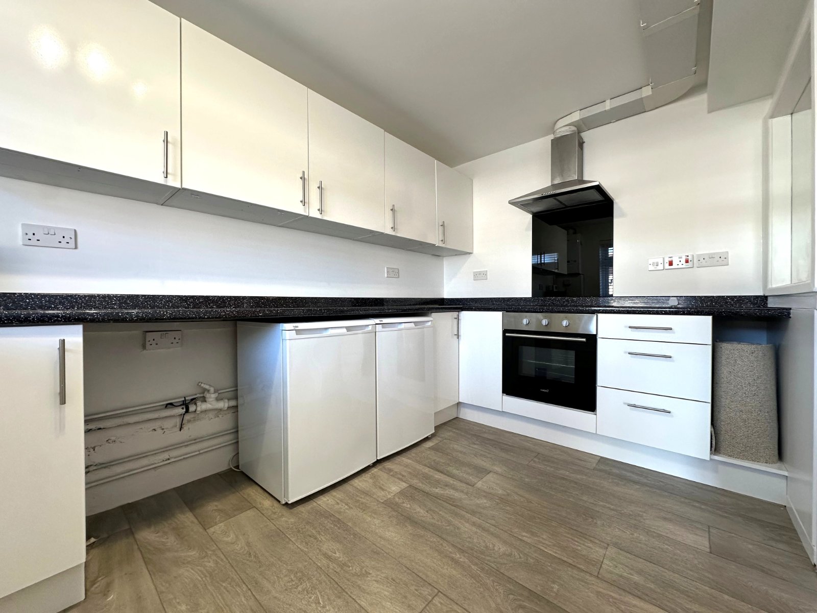 Victoria Road, Netley Abbey, Southampton, Hampshire, SO31 - Charters